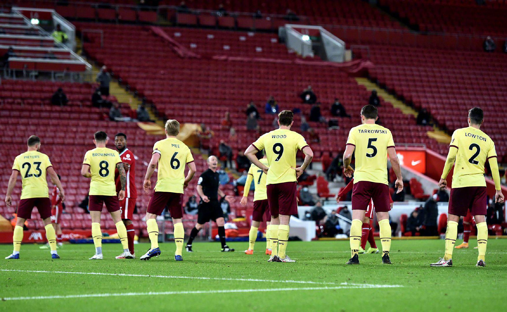 更从侧面展 更从侧面展